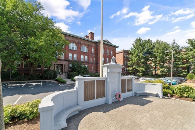 54 Forest St 411, Medford, MA 02155