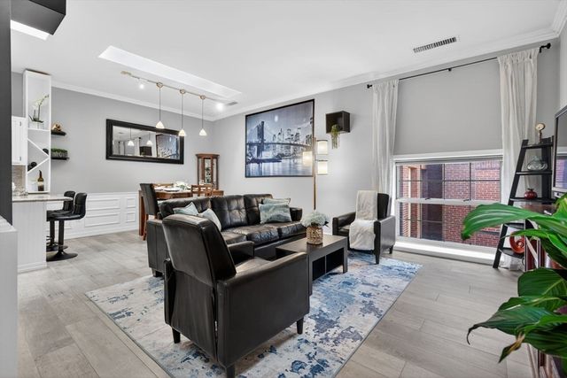 54 Forest St 411, Medford, MA 02155