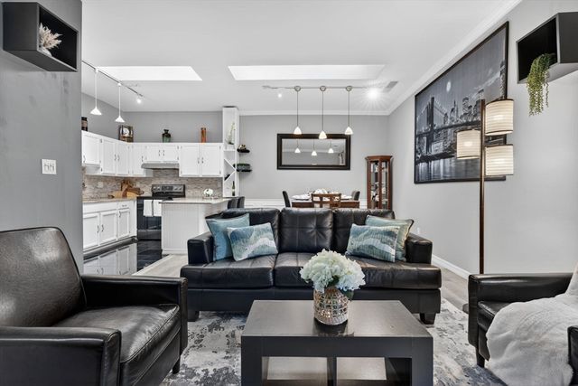 54 Forest St 411, Medford, MA 02155