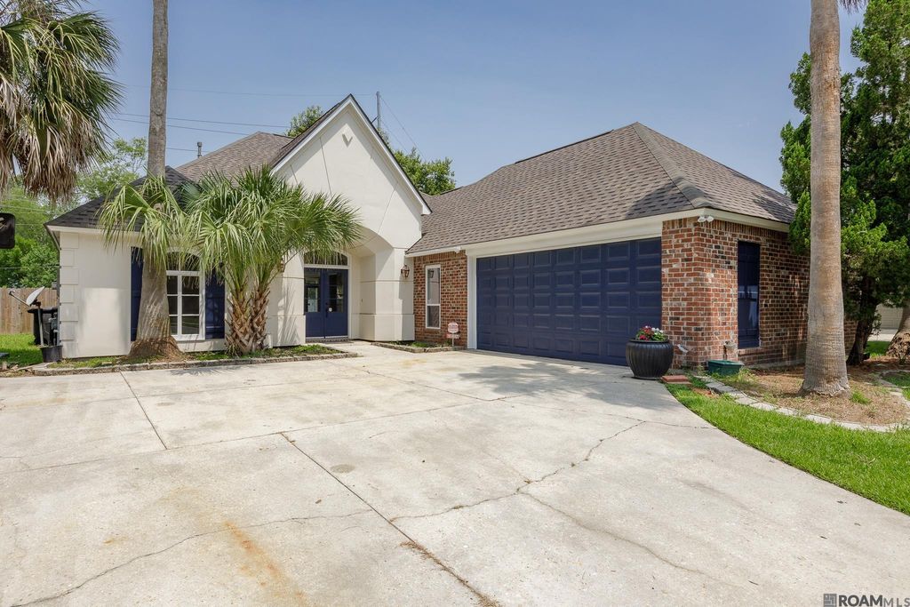 10417 Oakline Dr, Baton Rouge, LA 70809
