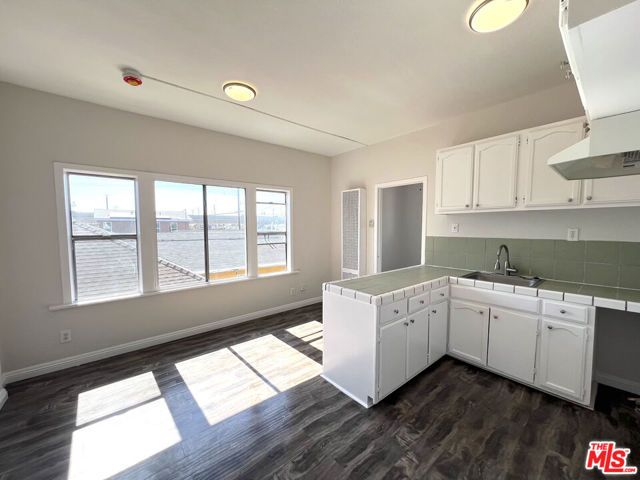 345 W 45th Street 7, Los Angeles, CA 90037