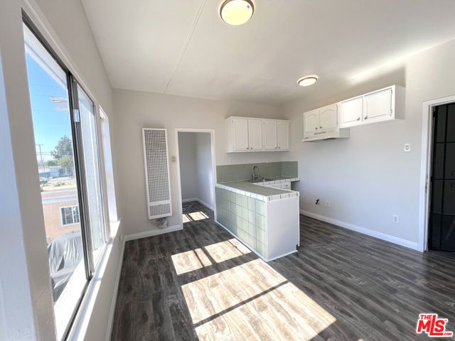 345 W 45th Street 7, Los Angeles, CA 90037