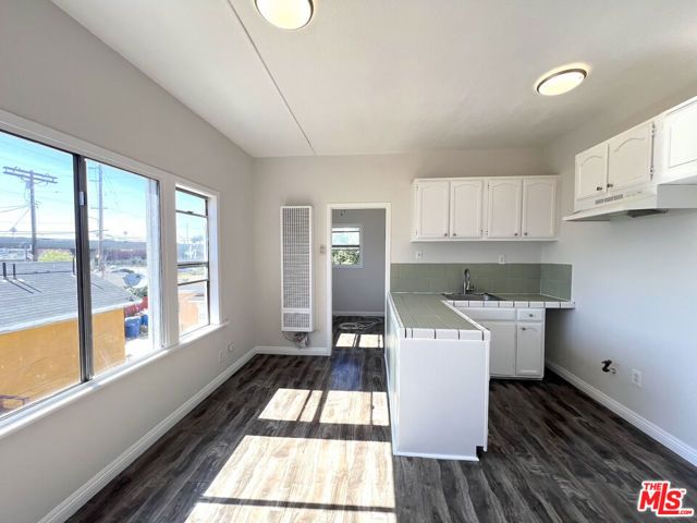 345 W 45th Street 7, Los Angeles, CA 90037
