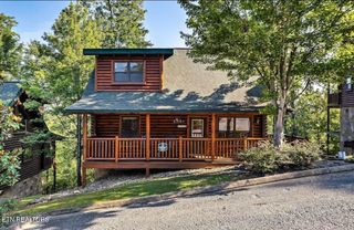 2021 Bear Creek Way, Pigeon Forge, TN 37862