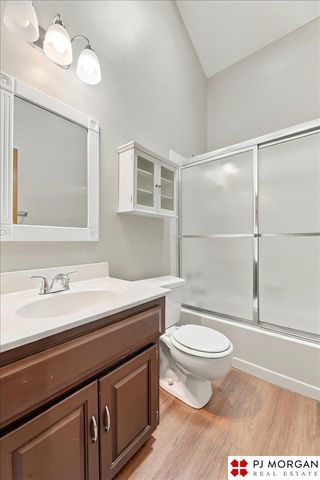 8035 Vernon Avenue, Omaha, NE 68134