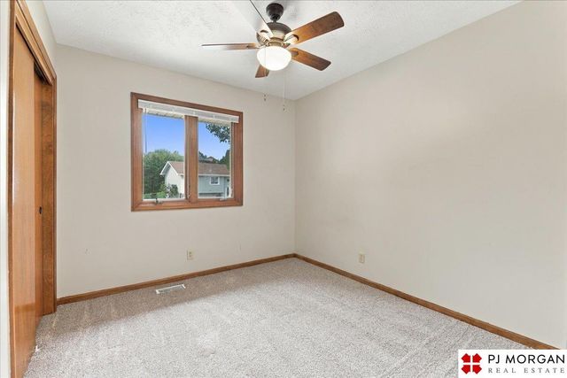 8035 Vernon Avenue, Omaha, NE 68134