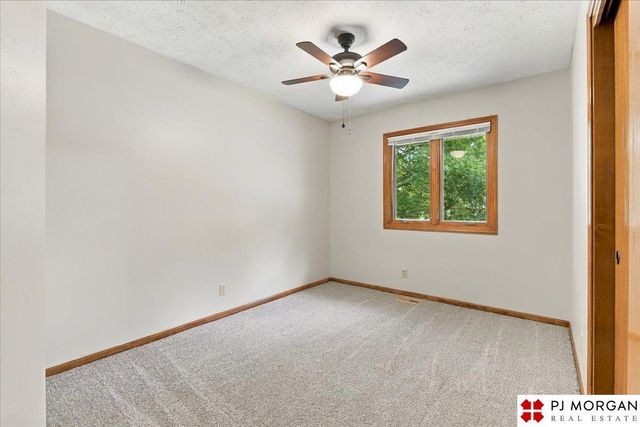8035 Vernon Avenue, Omaha, NE 68134
