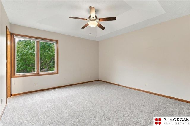 8035 Vernon Avenue, Omaha, NE 68134