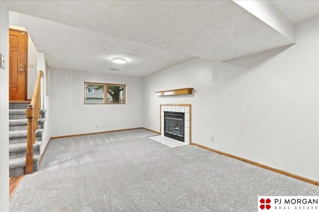 8035 Vernon Avenue, Omaha, NE 68134