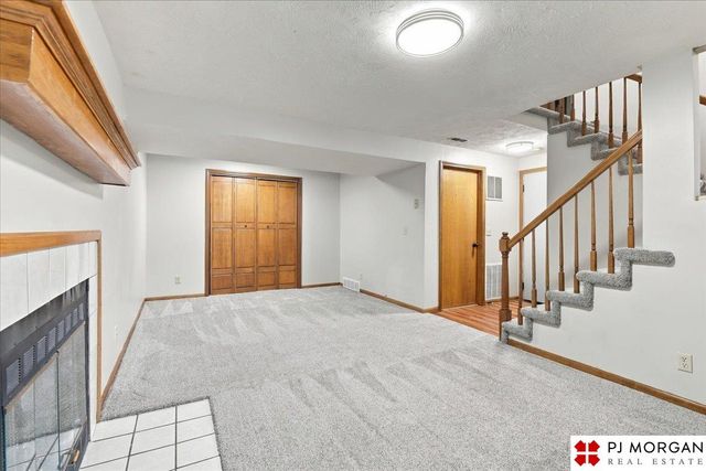 8035 Vernon Avenue, Omaha, NE 68134