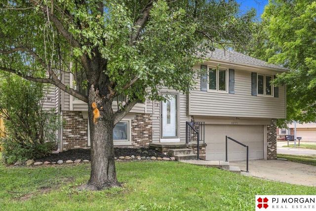 8035 Vernon Avenue, Omaha, NE 68134