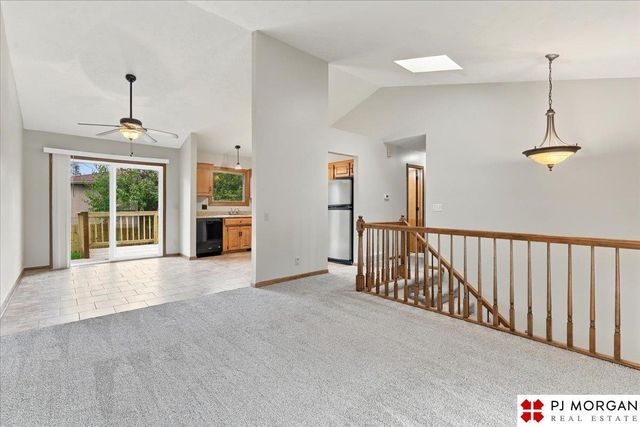 8035 Vernon Avenue, Omaha, NE 68134