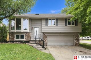 8035 Vernon Avenue, Omaha, NE 68134