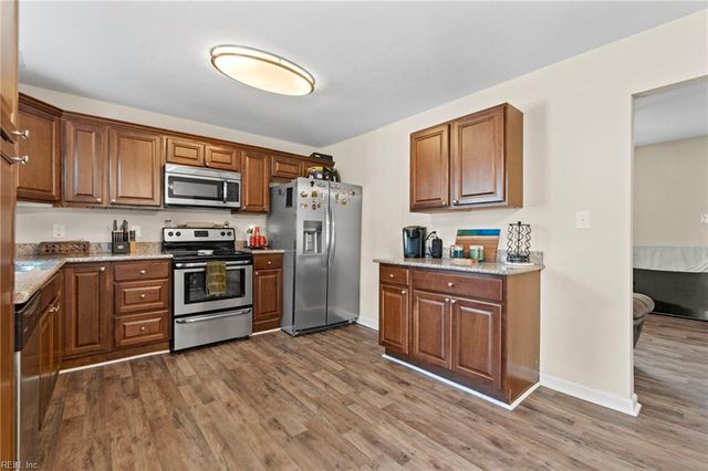 12 Greenbrier RD, Portsmouth, VA 23707