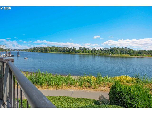 5672 S RIVERPOINT Ln, Portland, OR 97239