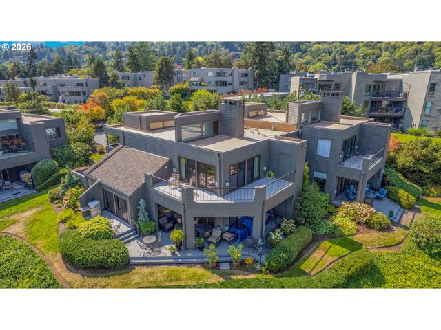 5672 S RIVERPOINT Ln, Portland, OR 97239