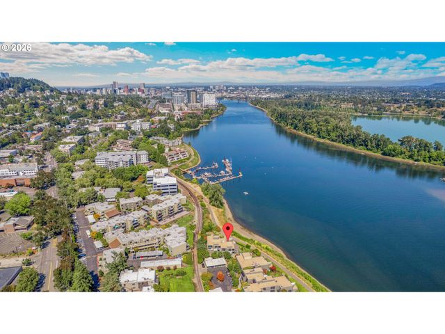 5672 S RIVERPOINT Ln, Portland, OR 97239