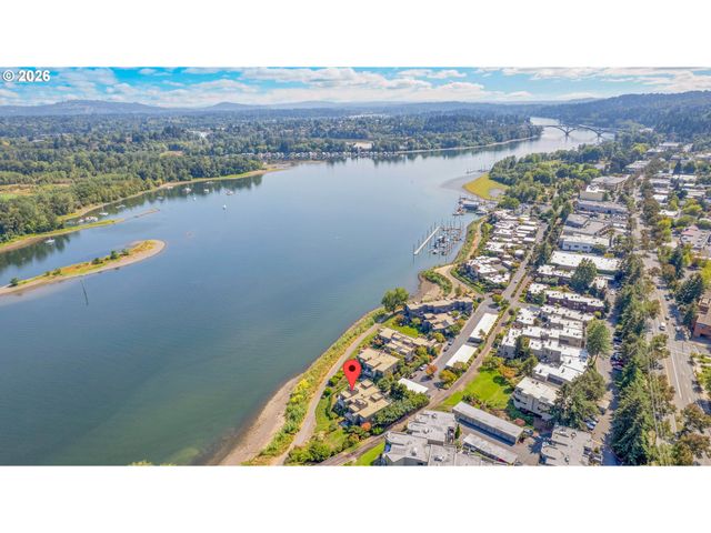 5672 S RIVERPOINT Ln, Portland, OR 97239