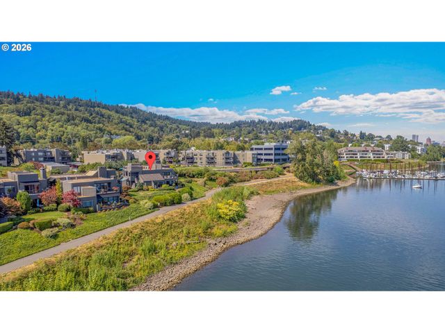 5672 S RIVERPOINT Ln, Portland, OR 97239