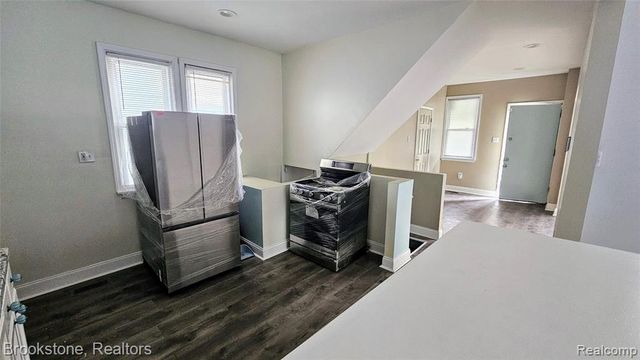 2520 Seyburn Street, Detroit, MI 48214