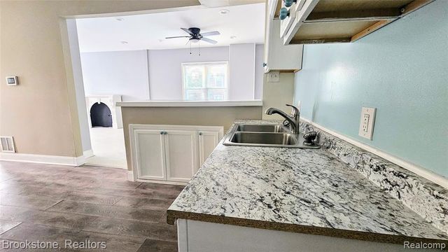 2520 Seyburn Street, Detroit, MI 48214