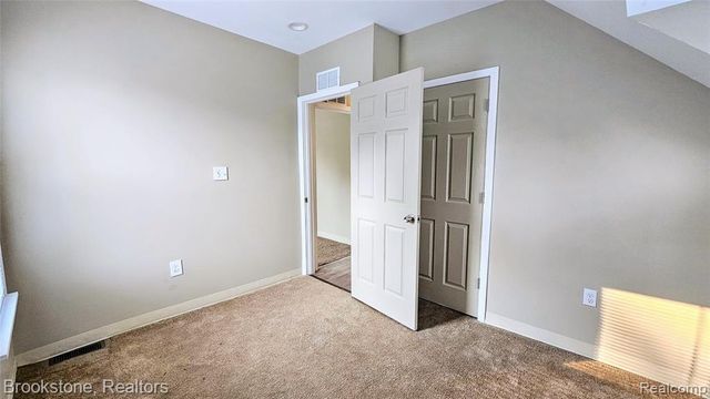 2520 Seyburn Street, Detroit, MI 48214