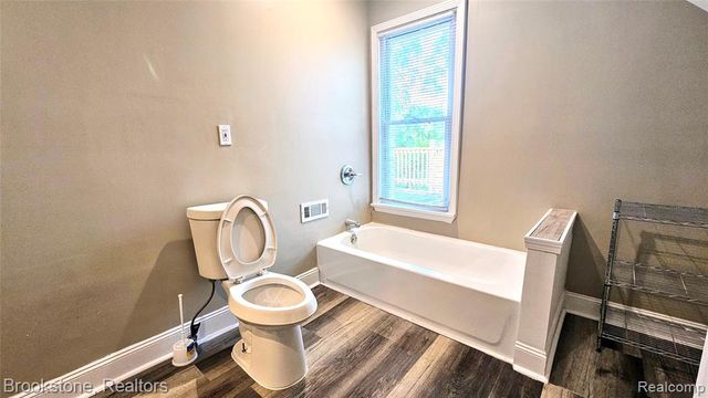 2520 Seyburn Street, Detroit, MI 48214