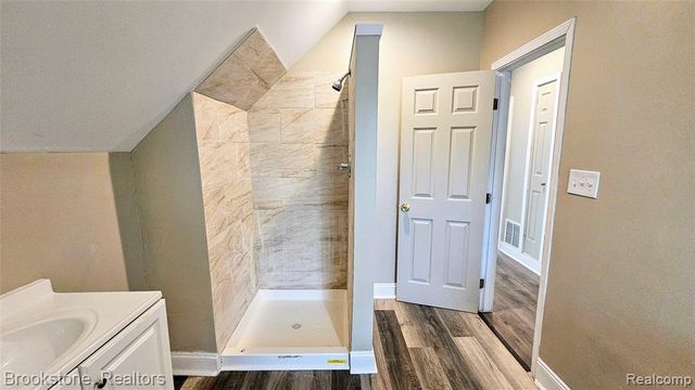 2520 Seyburn Street, Detroit, MI 48214