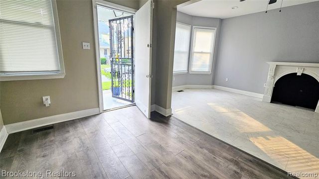 2520 Seyburn Street, Detroit, MI 48214