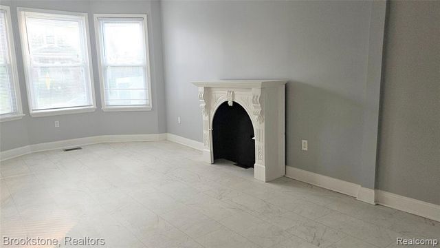 2520 Seyburn Street, Detroit, MI 48214