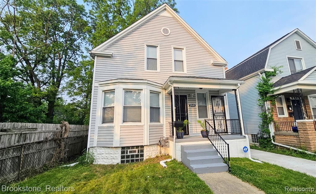 2520 Seyburn Street, Detroit, MI 48214