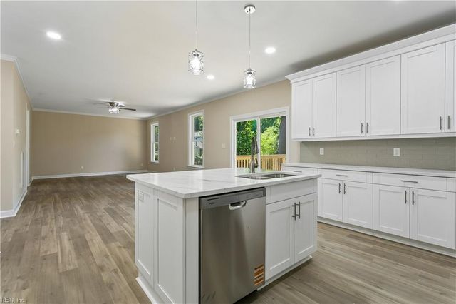 205 Basta DR, Yorktown, VA 23692