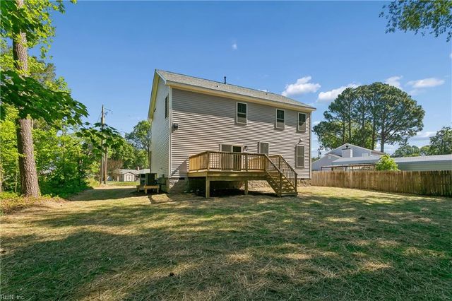 205 Basta DR, Yorktown, VA 23692