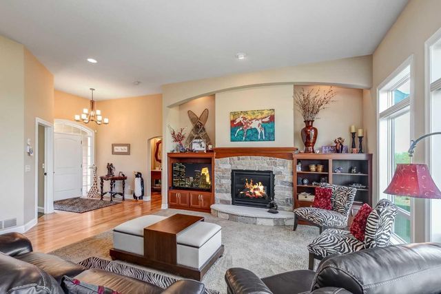 4430 Bluebell Trail S, Medina, MN 55340