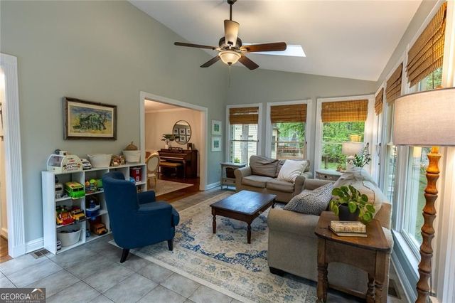 1231 Meadowmist Way SW, Marietta, GA 30064
