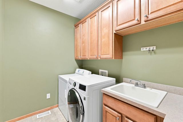 7143 Arthur Drive, Woodbury, MN 55125