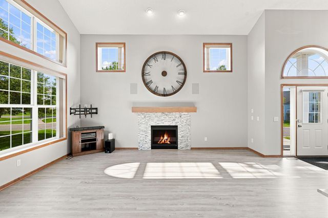 7143 Arthur Drive, Woodbury, MN 55125