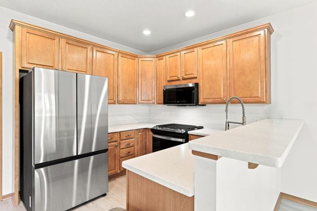 7143 Arthur Drive, Woodbury, MN 55125