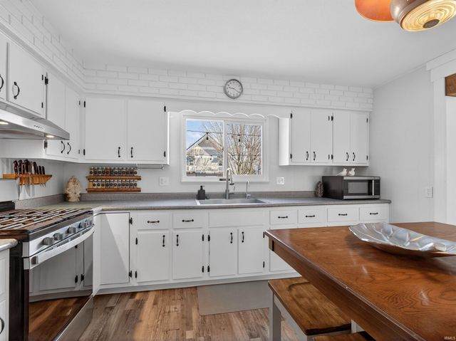 36 EMS W31A Lane, North Webster, IN 46555