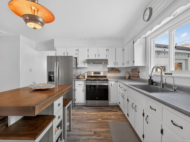 36 EMS W31A Lane, North Webster, IN 46555