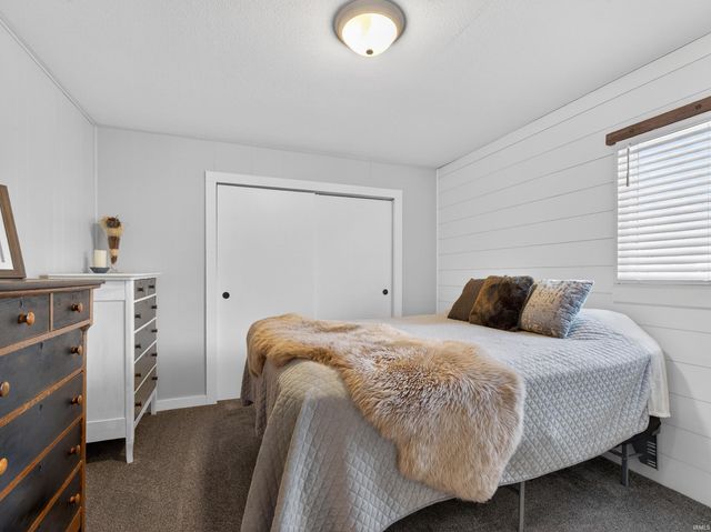 36 EMS W31A Lane, North Webster, IN 46555