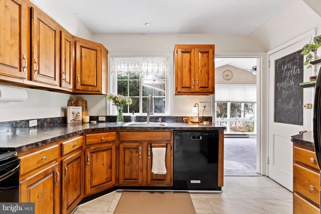 1607 CHATHAM RD, Camp Hill, PA 17011