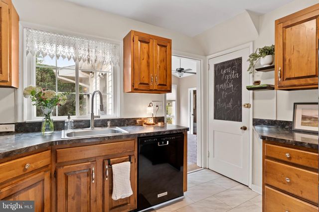 1607 CHATHAM RD, Camp Hill, PA 17011