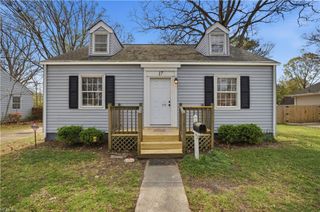 17 Green Oaks RD, Newport News, VA 23601