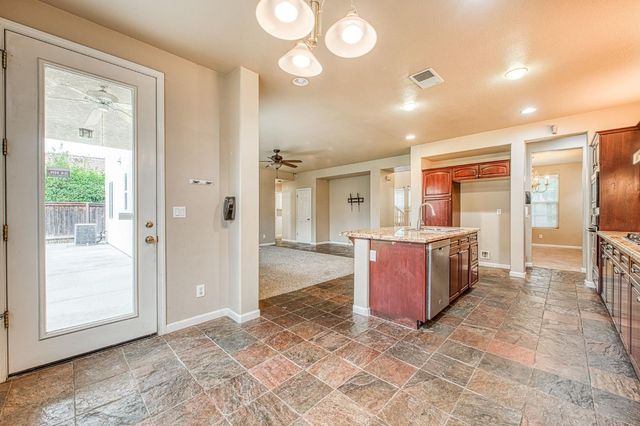 11078 Sawtooth Peak Way, Clovis, CA 93619