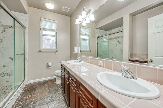 11078 Sawtooth Peak Way, Clovis, CA 93619