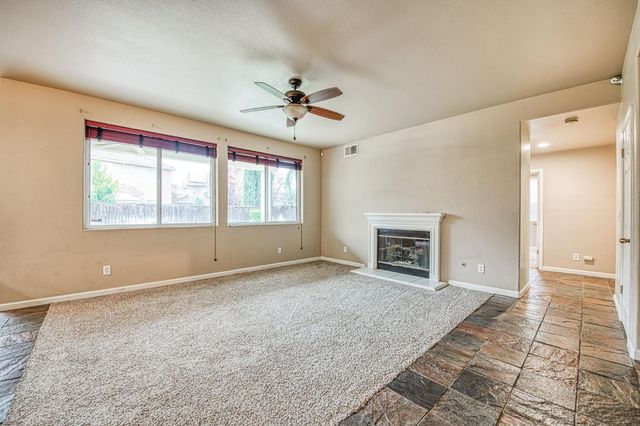 11078 Sawtooth Peak Way, Clovis, CA 93619