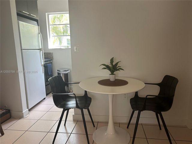 345 Collins Ave 4, Miami Beach, FL 33139