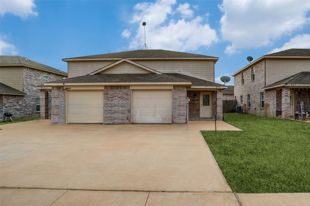 809 E College Street, Princeton, TX 75407