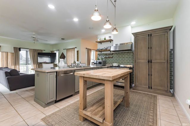 703 Keswick Drive, Huntington, IN 46750